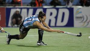 Argentina arremetió desde el principio con jugadas ofensivas. Rugido De Campeonas Campeones Deportes Hockey