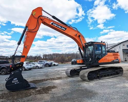 Develon DX225LC-7 Excavator