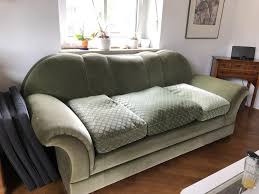 Rotes modernes sofa isoliert auf weißem hintergrund. Wunderschones Altes Sofa Mit Passendem Sessel In Munchen Landeshauptstadt Bezirk Schwanthalerhohe Auf Kleinanzeigen De