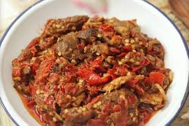 Kebetulan di kulkas ada terong, langsung aja buat sambal balado, sengaja buat agak banyak supaya bisa disimpan. Resep Masak Balado Daging Babi Yang Sedap Pedasnya Menggigit