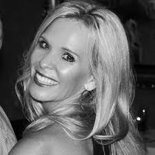 Elisa Lauderdale Holmes (@eliholm)