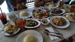 The fragrant rice is not overly oily, and is the. Tasty Halal Chicken Rice In Ipoh Review Of Ipoh Hainan Chicken Rice Ipoh Malaysia Tripadvisor