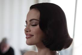 Experts Reveal What It's Really Like Working In The Beauty Industry