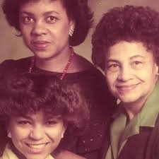 Everyone knows I'm such a mommy's girl😌 I wouldn't let my mommy take me to  pre-school peacefully unless I'm some way we matched😂 My mom has done so  much more than give