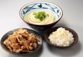 丸亀製麺のうどんを“氷の器”で無料配布！港区・増上寺で「丸亀涼麺祭」開催 [えん食べ]