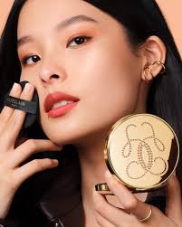 A fleeting moment of euphoria. Creamy white tuberose, coloured by soft  rose, violet and powdery iris in Aqua Allegoria: Florabloom. —  #GuerlainFragrance #AquaAllegoria #Florabloom