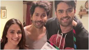 Actor sikandar kher and her daughter riddhima kapoor sahni dropped heart emojis, veteran actor amrish puri's grandson and now actor. Jug Jugg Jeeyo After Varun Dhawan And Neetu Kapoor Maniesh Paul Tests Positive For Covid 19