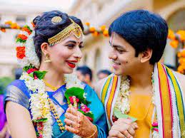 Jan 30, 2019 · wedmegood is an indian wedding planning website and app where you can find the best wedding vendors, with prices and reviews at the click of a button. Say Cheese 6 Indian Wedding Couple Poses That Are Every Photographer S Favourite Shots