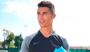 He became the first footballer to cross the $1b mark. Cristiano Ronaldo Net Worth 2021 Salary Endorsements