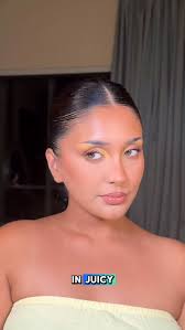 How have I never tried this before 😫 mixed @rhode glazing milk with  @hourglasscosmetics vanish stick foundation ✨ . . . . . #rhode  #haileybieber #foundationhacks #makeuphacks #makeup