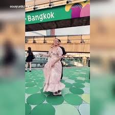 แห่ขุดคลิป ลำไย ไหทองคำ เต้นคู่กับ บอส แดนเซอร์ ในวง ชาวเน็ตเมนต์เดือด
