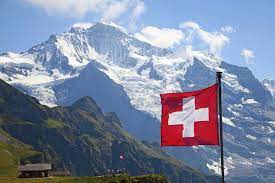 Elvetia nu are iesire la mare si este inconjurata de germania la nord , franta la vest , austria si lichtenstein la est si. Travel Restrictions In Switzerland Quarantine At Home For 10 Days