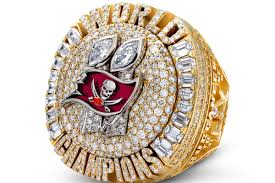 The chiefs' super bowl rings have arrived after seven months of anticipation. Bucs Receive Their Super Bowl Rings Bucs Nation