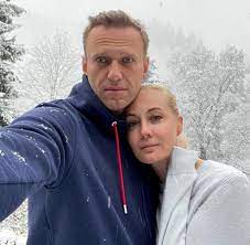 Inside russia's penal colony no. Valentinstag Kreml Kritiker Nawalny Schickt Seiner Frau Liebesgruss Welt