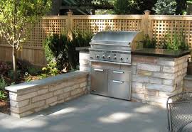 Outdoor Kuche Macht Es Moglich Kostliches Essen Draussen Zu Geniessen Outdoor Kuche Outdoor Terassenideen