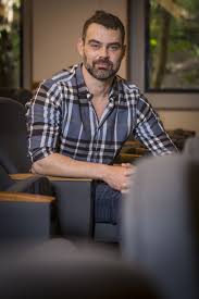 Carmo dalla vecchia es un actor y modelo brasileño nacido el 21 de agosto de 1970. Carmo Dalla Vecchia Nao Quer Se Cobrar Durante O Super Danca Se Nao Se Divertir Nao Rola Domingao Do Faustao Gshow