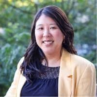 Molly Nee's Instagram, Twitter & Facebook