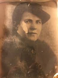 Ingram family arriving at the station in Newark from Summit, Arkansas in  the 1930s, after the passing of William Hardway Ingram. In the picture are  Bennie Lynn, Margaret, Nora with Billie on