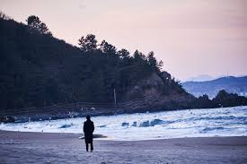 Click here for more information. On The Beach At Night Alone Szene 3 Film Rezensionen De