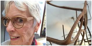 An optician who does personal color analysis? Shopping for glasses in  France