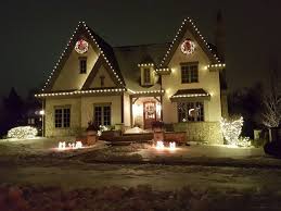 Our commercial christmas light installation crews handle installations for shopping centers, hotels, strip malls, municipalities, hospitals, class a buildings, etc. Professional Christmas Light Installation Barrington Il