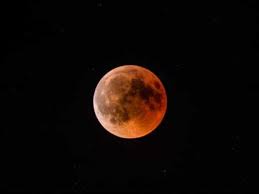 According to indian time this lunar eclipse will take place at around 14:17, and will last for 19:18, the total duration of this eclipse is 5 hours 35 minutes. Scfhbg4cilhdgm