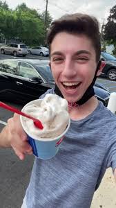 Well that was a fail...😂 (IG: @EITAN) TEXT ME: 201-822-9203! #dairyqueen  #blizzard #dqblizzard #LaughPause #food #chef #vlog #minivlog #icecream
