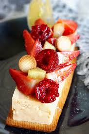 Bavaroise Nougat Rhubarbe Pochee Et Fruits Rouges Recette Gateau Recette Desserts