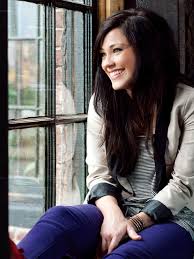 kari jobe tops itunes album chart christiantoday australian