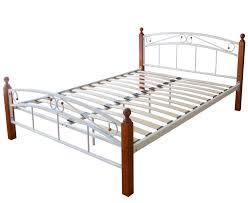 • 1 sommier à lattes façon fagot • 1 large tiroir de rangement logé sous le lit • 2 finitions : Lit Adulte 2 Places Blanc En Metal Et Bois Design Avec Sommier A Latte Decoshop26