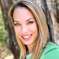 Bethany Saunders's Instagram, Twitter & Facebook