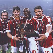 Once Upon A Time Acmilan Acmilan Milan Thiagosilva Clarenceseedorf Alexandrepato Gennarogattuso Foto Di Calcio Squadra Di Calcio Calcio