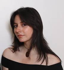 Bella Wright • Maestra