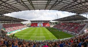 Damit führt rwe klar die heimtabelle an. Deichmann Presents A Duel Between Two Traditional Clubs In Stadion Essen Bvb De