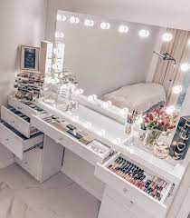 23 Clever Ways To Use Small Space For Dressing Table With Mirror In 2020 Makeup Room Decor Beauty Room Vanity Stylish Bedroom