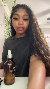 Chrissy Noble's Instagram, Twitter & Facebook