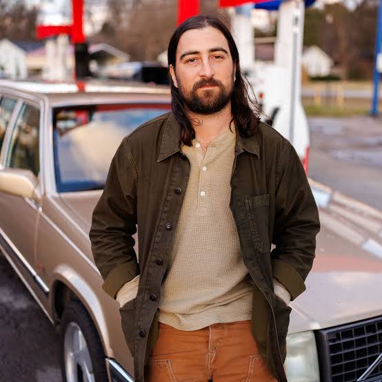 Noah Kahan Makes an Unlikely Home-Town Hero | The New Yorker