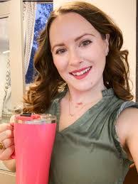 Donna Callihan's Instagram, Twitter & Facebook