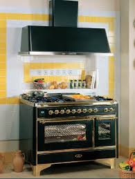 Retro Kitchen Design Vintage Stoves For Modern Kitchens In Retro Styles Vintage Stoves Cool Kitchen Appliances Kitchen Wall Decor