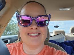 Scammer Alert: Stolen Eyeglasses Pictures