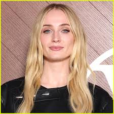 Dacre Montgomery's Girlfriend Liv Pollock Joins Him at MTV Movie & TV  Awards 2018!: Photo 4103047