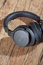 Audio Technica Ath Dsr7bt Wireless Over Ear Headphones Review Audio Technica Ath Dsr7bt Wireless Headphones Review Headphones Review Wireless Headphones Review Audio Technica