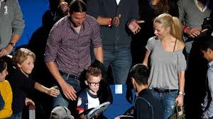 Nov 11, 2019 · tsitsipas' gute freundin maria sakkari. Novak Djokovic Beschenkt Sohn Von Zlatan Ibrahimovic Nach Paris Erfolg