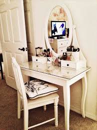 This Ikea Vanity Table Diy Small Spaces Makeup Table Walmart Makeup Desks Ikea Makeup Desk Gallery Of Makeu Tocador Ikea Dormitorios Decoracion De Unas