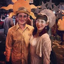 100 Halloween Couples Costumes For You And Your Boo Boo Halloween Fantasias Fantasia Casal