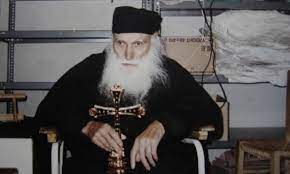 54 ἰησοῦς οὖν οὐκέτι παρρησίᾳ περιεπάτει ἐν τοῖς ἰουδαίοις, ἀλλὰ ἀπῆλθεν ἐκεῖθεν εἰς τὴν χώραν ἐγγὺς τῆς ἐρήμου, εἰς ἐφραὶμ λεγομένην πόλιν, κἀκεῖ διέτριβε μετὰ τῶν μαθητῶν αὐτοῦ. Agios Efraim Katoynakiwths Afoy O Gerontas Den Exei Dikaio Giati Epimenei Proseuxi Gr