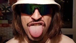 Lorenzo dévoile un nouveau clip “Damdamdeo”