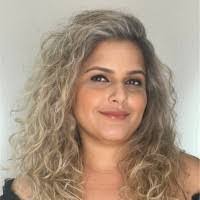 Larissa Silva's Instagram, Twitter & Facebook