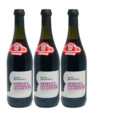 Lambrusco is a wine possessing many remarkable and original qualities and occupies a unique it's not surprising then that lambrusco has made so many friends, even beyond the confines of its. Rotwein Italien Lambrusco Grasparossa Di Castelvetro Doc Lieblich 3x0 75l Geniale Weine Online Kaufen