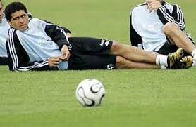 El juego de la selección argentina con una pelota de fútbol americano. Video El Recuerdo De La Magia De Riquelme En Alemania 2006 Juanromanriquelme Com